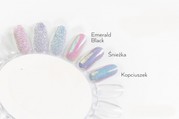 Indigo pixel emerald black efekt na paznokcie